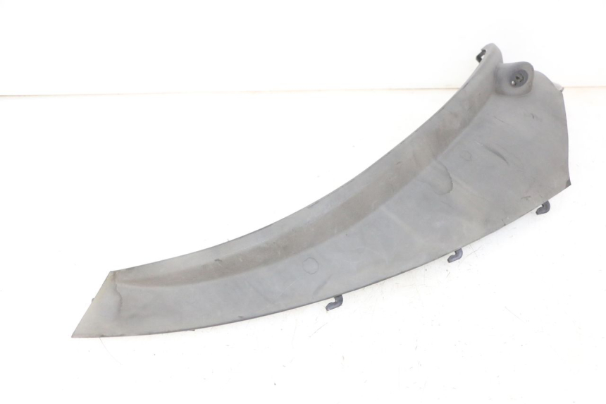 photo de REAR RIGHT BELLY PANEL PIAGGIO MP3 LT 300 (2010 - 2016) - Fixing points details