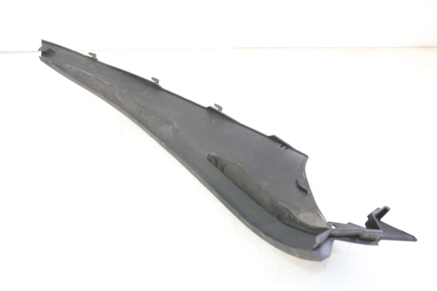 photo de REAR RIGHT BELLY PANEL PIAGGIO MP3 RL 250 (2006 - 2010) - Alternative perspective