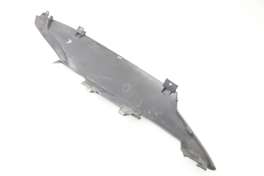 photo de RIGHT REAR LOWER FAIRING GILERA NEXUS 125 (2009 - 2013) - Zoom on usage condition