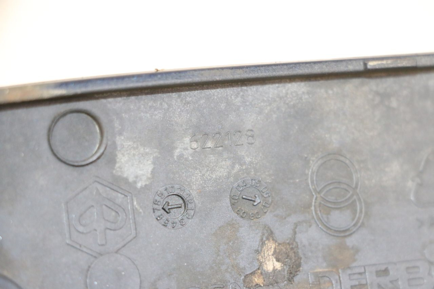 photo de REAR RIGHT BELLY PANEL PIAGGIO VESPA LX 150 (2005 - 2013) - Component detail