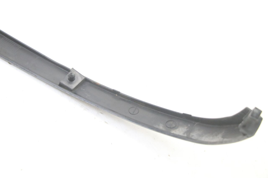 photo de RIGHT REAR LOWER FAIRING PIAGGIO VESPA LX 2T 50 (2005 - 2013) - High-resolution close-up