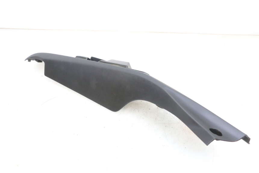 photo de REAR RIGHT BELLY PANEL YAMAHA TRICITY 300 (2020 - 2024) - Alternative perspective