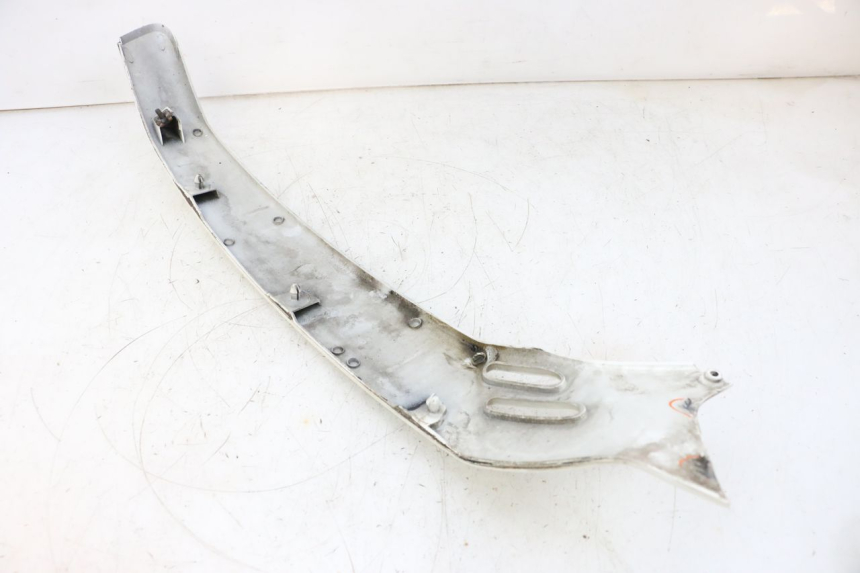 photo de REAR RIGHT BELLY PANEL PIAGGIO VESPA GTS SUPER IE 125 (2009 - 2016) - Technical close-up