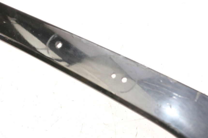 photo de RIGHT REAR LOWER FAIRING PIAGGIO VESPA S 2T 50 (2007 - 2014) - Zoom on usage condition