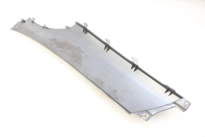 photo de RIGHT REAR LOWER FAIRING PIAGGIO X9 EVOLUTION 125 (2003 - 2007) - Component detail