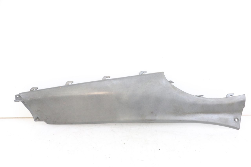 photo de RIGHT REAR LOWER FAIRING PIAGGIO X9 125 (2000 - 2003) - Main view