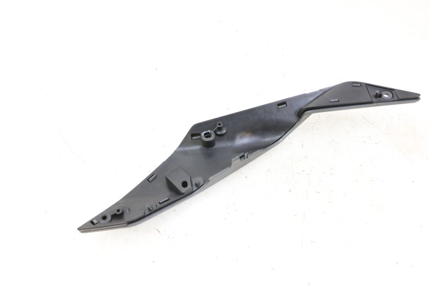 photo de REAR RIGHT BELLY PANEL SEGWAY NINEBOT ZT3 PRO 1 - Zoom on usage condition