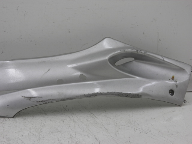 photo de REAR LEFT BELLY PANEL KYMCO SPACER 50 (1998 - 2009) - Fixing points details