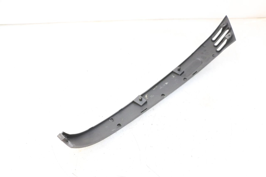 photo de REAR LEFT BELLY PANEL PIAGGIO LXV 4T 50 (2009 - 2013) - Technical close-up