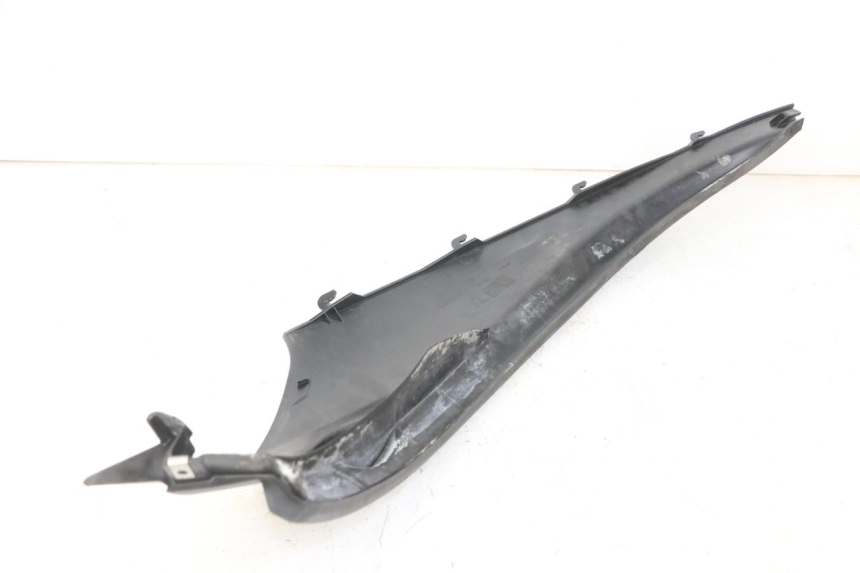 photo de REAR LEFT BELLY PANEL PIAGGIO MP3 LT 300 (2010 - 2016) - Technical close-up