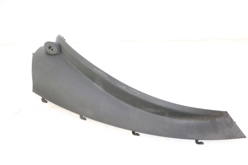 photo de REAR LEFT BELLY PANEL PIAGGIO MP3 LT 300 (2010 - 2016) - Fixing points details