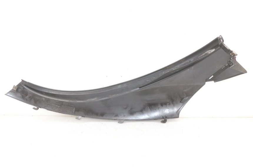 photo de REAR LEFT BELLY PANEL PIAGGIO MP3 125 (2006 - 2014) - Alternative perspective