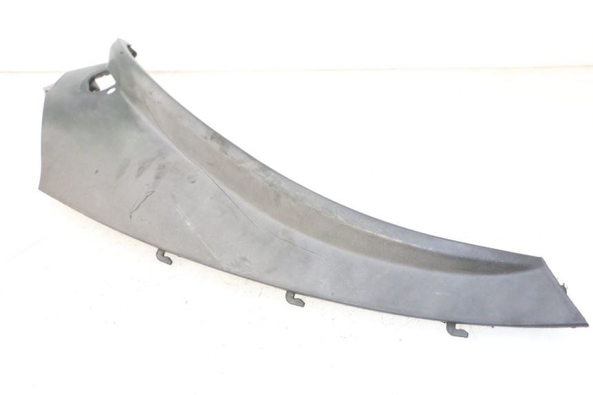 photo de REAR LEFT BELLY PANEL PIAGGIO MP3 RL 250 (2006 - 2010) - Surface and material condition
