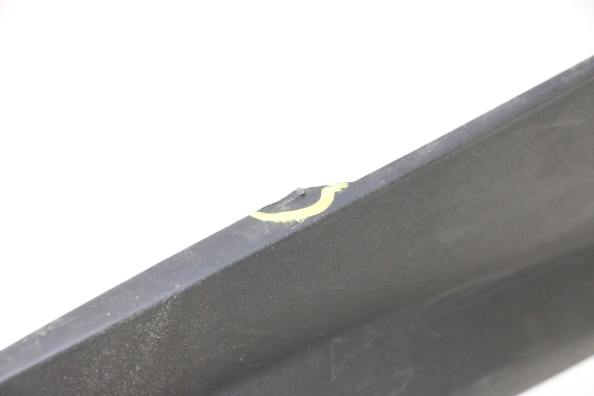 photo de REAR LEFT BELLY PANEL PIAGGIO MP3 500 (2011 - 2015) - Zoom on usage condition