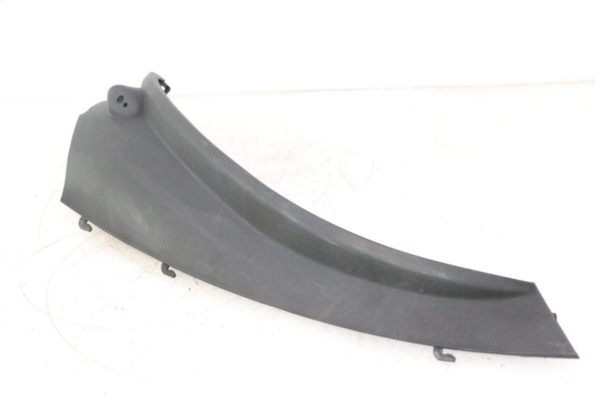 photo de REAR LEFT BELLY PANEL PIAGGIO MP3 500 (2011 - 2015) - Technical close-up