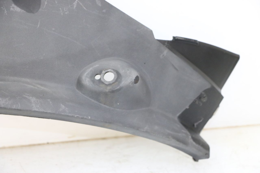 photo de LEFT REAR LOWER BODY PANEL PIAGGIO MP3 LT 400 (2007 - 2012) - Fixing points details