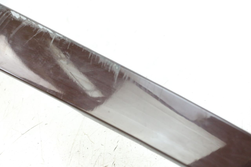 photo de REAR LEFT BELLY PANEL PIAGGIO VESPA LX IE 125 (2010 - 2012) - Fixing points details