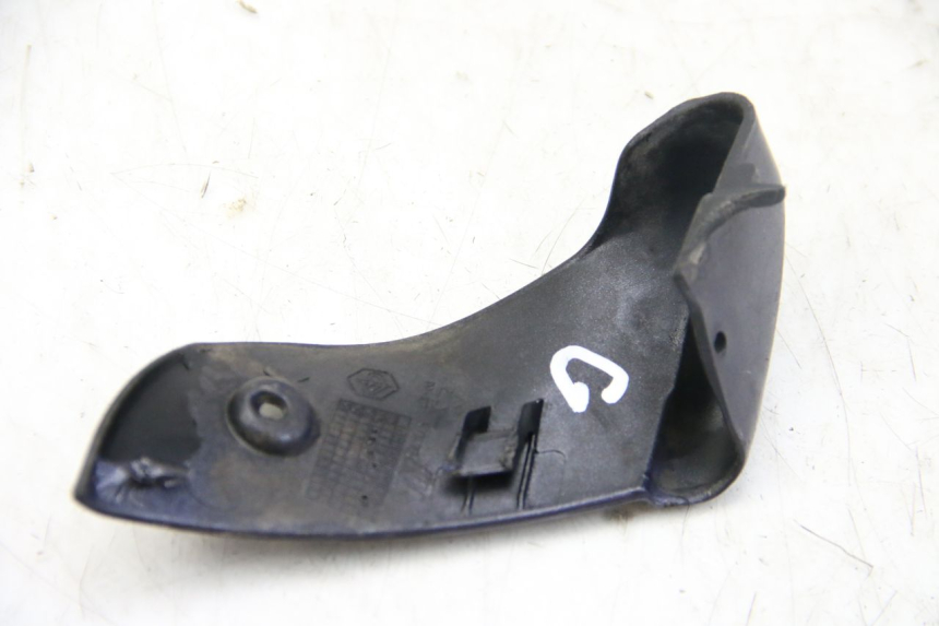 photo de LEFT REAR LOWER BODY PANEL PIAGGIO VESPA GRANTURISMO 125 (2003 - 2007) - Component detail