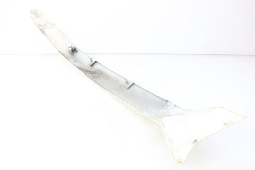 photo de LEFT REAR LOWER BODY PANEL PIAGGIO VESPA GTS IGET ABS 125 (2017 - 2023) - Alternative perspective