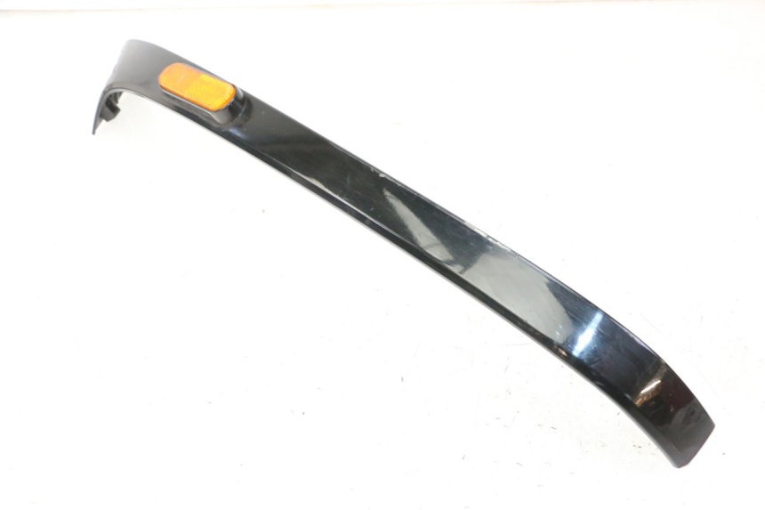 photo de LEFT REAR LOWER BODY PANEL PIAGGIO VESPA S 2T 50 (2007 - 2014) - Alternative perspective