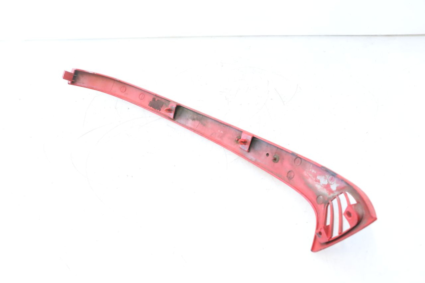 photo de LEFT REAR LOWER BODY PANEL PIAGGIO VESPA S 2T 50 (2007 - 2014) - Fixing points details