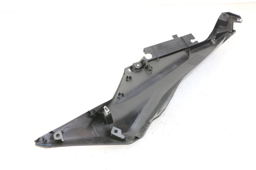 photo de REAR LEFT BELLY PANEL YAMAHA XMAX X-MAX 125 (2021 - 2025) - Component detail