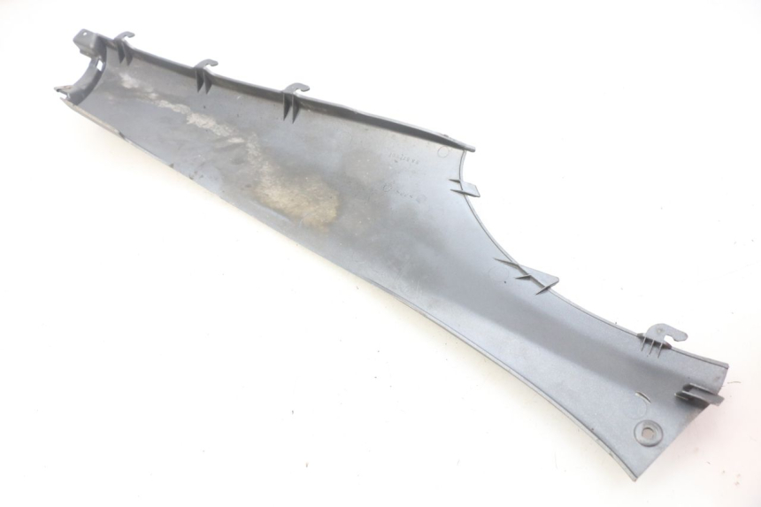 photo de LEFT REAR LOWER BODY PANEL PIAGGIO X9 EVOLUTION 125 (2003 - 2007) - Alternative perspective