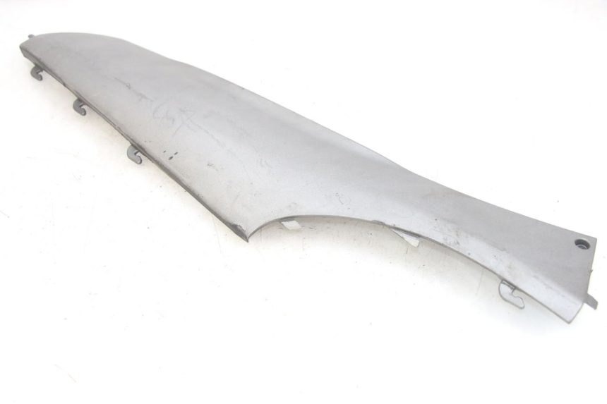 photo de LEFT REAR LOWER BODY PANEL PIAGGIO X9 125 (2000 - 2003) - Technical close-up