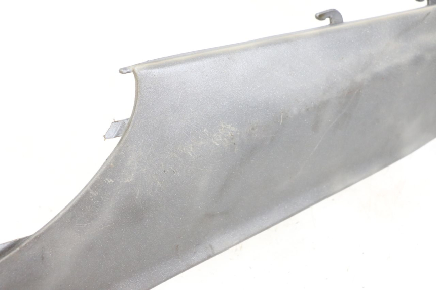 photo de LEFT REAR LOWER BODY PANEL PIAGGIO X9 125 (2000 - 2003) - Zoom on usage condition