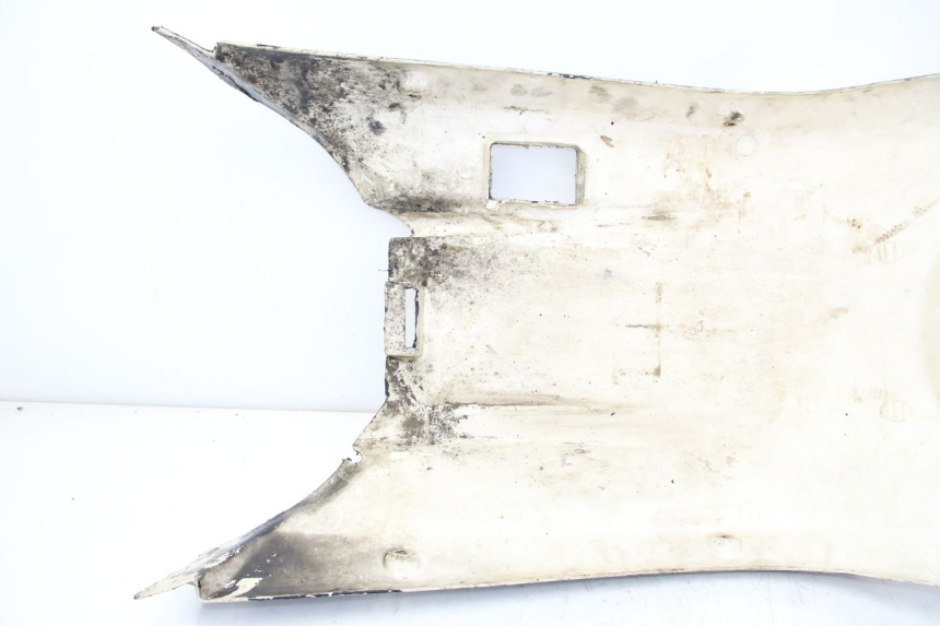 photo de LOWER BODY SHELL MBK BOOSTER SPIRIT 50 (1999 - 2003) - Distinctive features