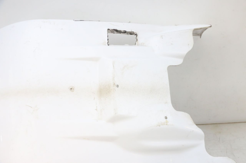 photo de LOWER PART OF THE BODY MBK BOOSTER SPIRIT NAKED 50 (2004 - 2017) - Alternative angle