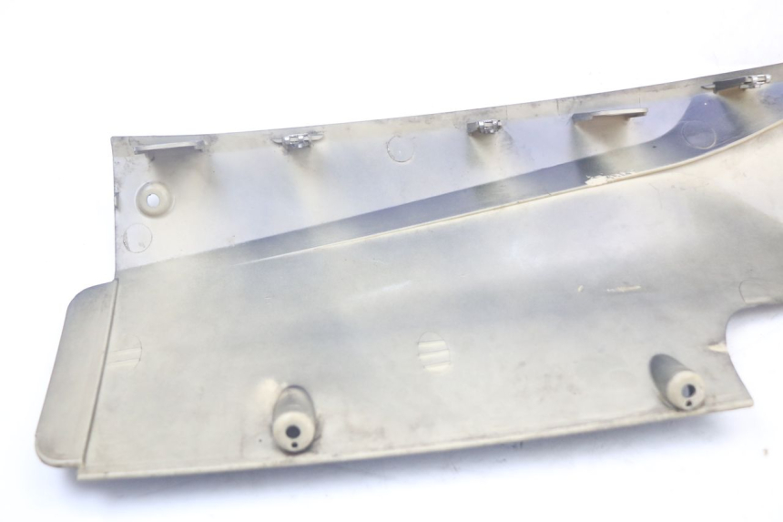 photo de RIGHT LOWER SIDE PANEL QUADRO 3D S 350 (2013 - 2018) - Surface and material condition