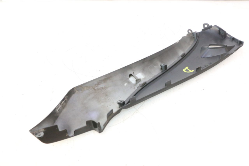 photo de RIGHT BELLY PANEL KYMCO AGILITY CITY 16P 125 (2015 - 2024) - Fixing points details