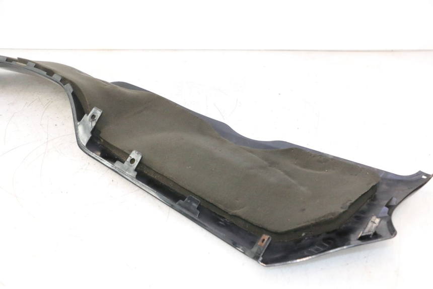 photo de RIGHT BELLY PANEL SUZUKI BURGMAN EXECUTIVE ABS 650 (2006 - 2012) - Distinctive features