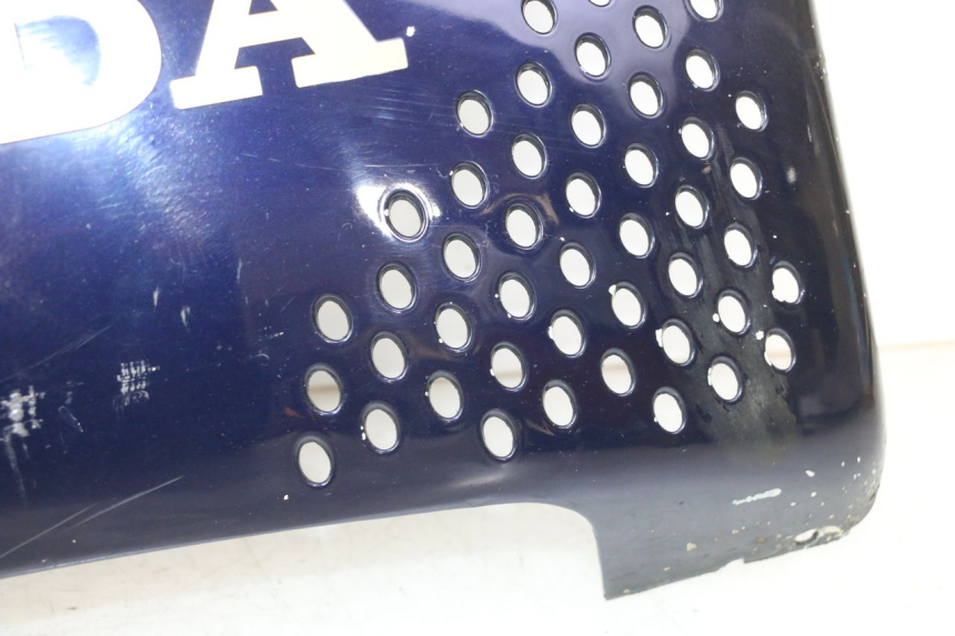 photo de RIGHT BELLY PANEL HONDA CBR RR FIREBLADE 900 (1992 - 1994) - High-resolution close-up