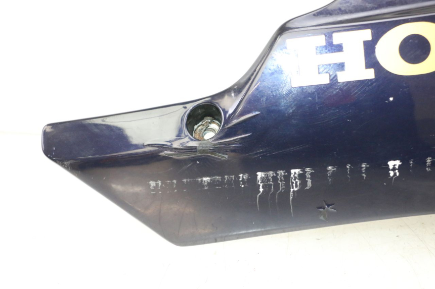photo de RIGHT BELLY PANEL HONDA CBR RR FIREBLADE 900 (1992 - 1994) - Focus on structure