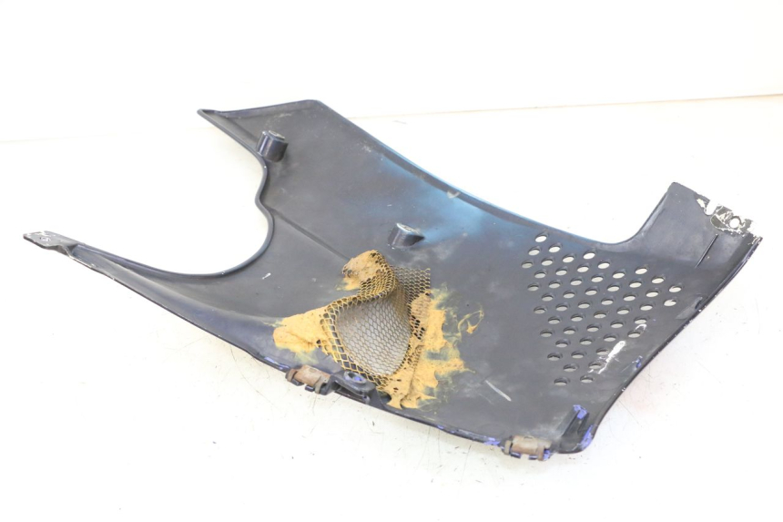 photo de RIGHT BELLY PANEL HONDA CBR RR FIREBLADE 900 (1992 - 1994) - Zoom on usage condition