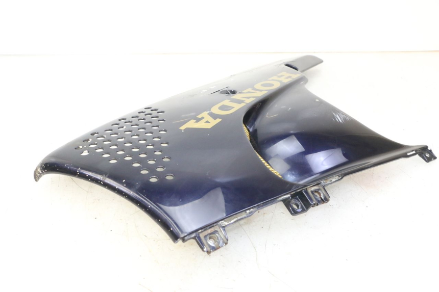 photo de RIGHT BELLY PANEL HONDA CBR RR FIREBLADE 900 (1992 - 1994) - Surface and material condition