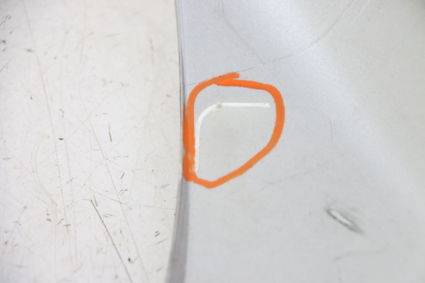 photo de RIGHT LOWER SIDE PANEL PEUGEOT CITYSTAR 50 (2013 - 2017) - Zoom on usage condition