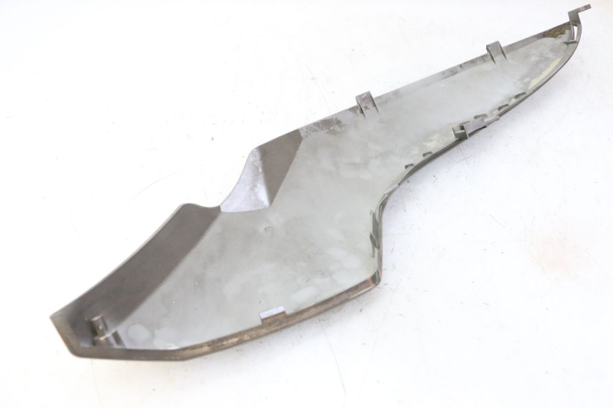 photo de RIGHT LOWER SIDE PANEL KYMCO DINK STREET 125 (2009 - 2014) - Technical close-up