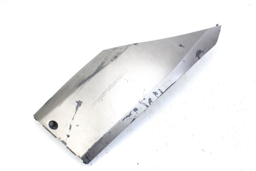 photo de RIGHT LOWER SIDE PANEL HONDA FES S-WING SWING ABS 125 (2007 - 2015) - Surface and material condition