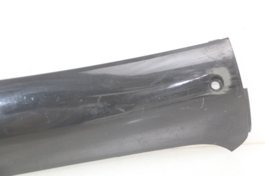 photo de RIGHT LOWER SIDE PANEL SYM FIDDLE 2 125 (2010 - 2013) - Markings and original references