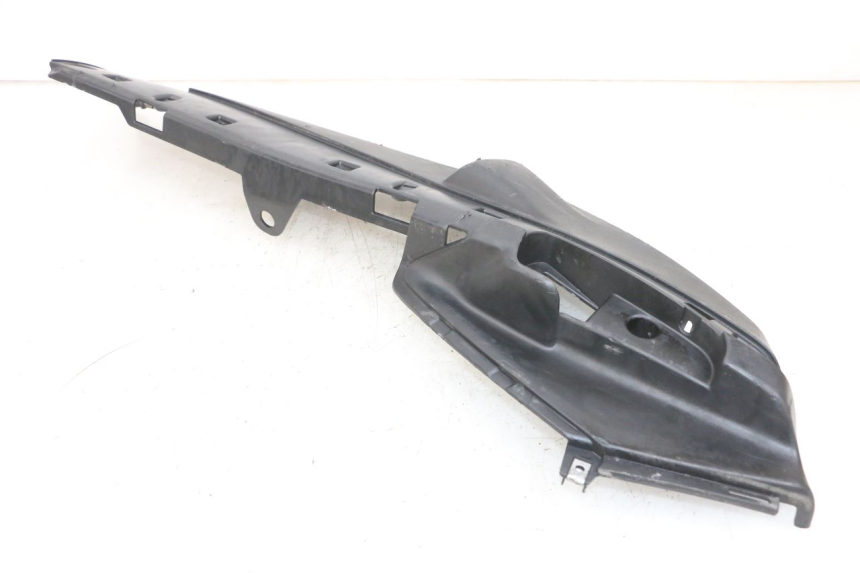 photo de RIGHT LOWER SIDE PANEL PIAGGIO FLY 4T 50 (2013 - 2017) - Additional view of the item