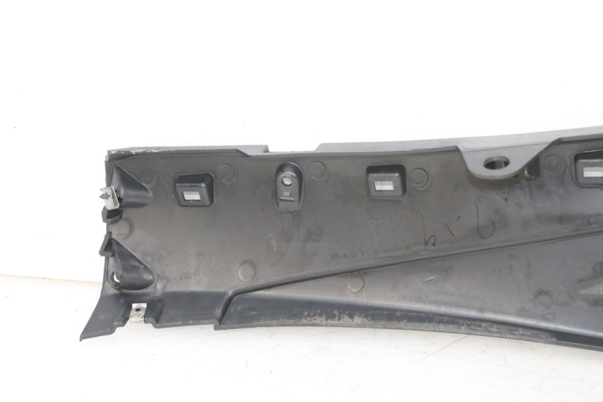 photo de RIGHT LOWER SIDE PANEL PIAGGIO FLY 4T 50 (2013 - 2017) - Product overview