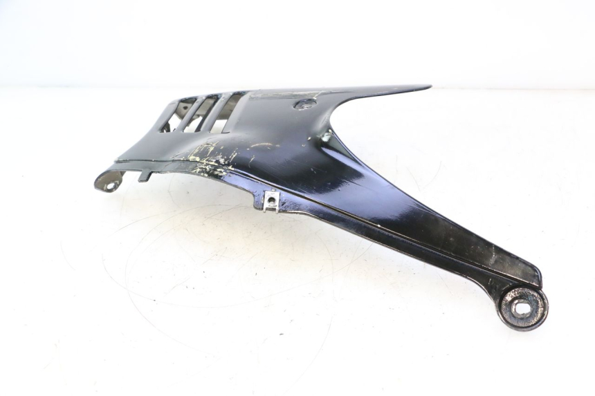 photo de RIGHT BELLY PANEL SUZUKI GSX F GSXF 750 (1988 - 1998) - Fixing points details