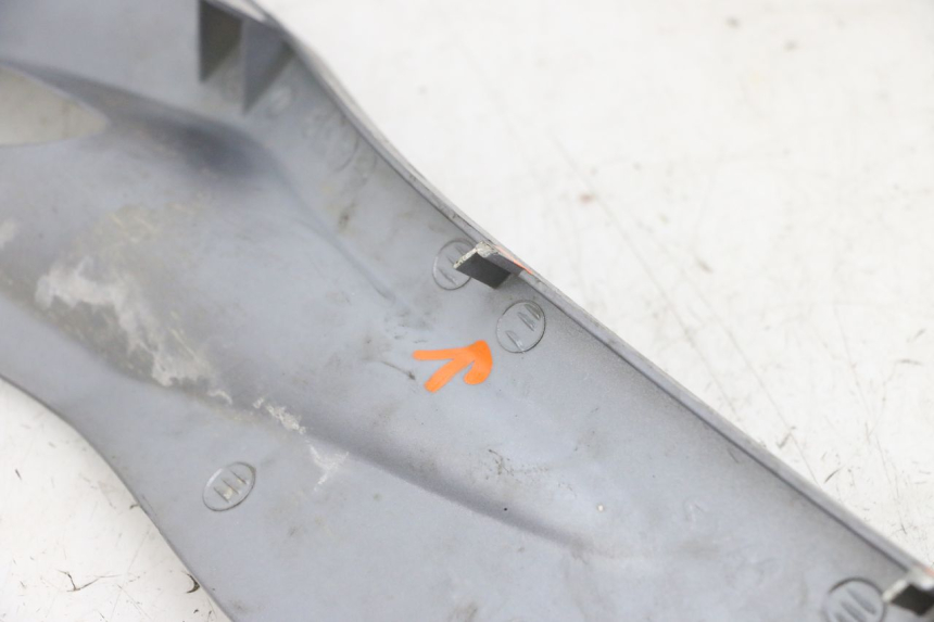 photo de RIGHT BELLY PANEL SYM GTS EVO 125 (2009 - 2013) - Zoom on usage condition