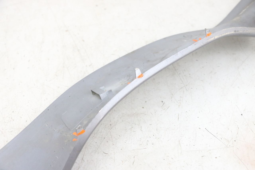 photo de RIGHT BELLY PANEL SYM GTS EVO 125 (2009 - 2013) - Fixing points details