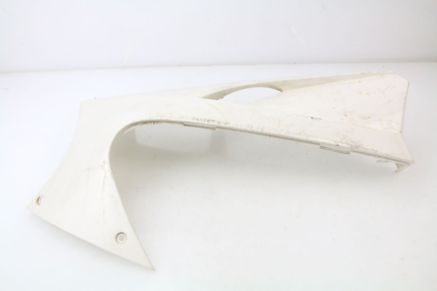 photo de RIGHT BELLY PANEL PEUGEOT JET FORCE CARBU 50 (2003 - 2016) - Fixing points details