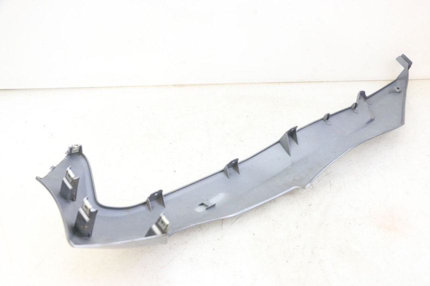 photo de RIGHT BELLY PANEL SYM JOYMAX 125 (2010 - 2017) - Fixing points details