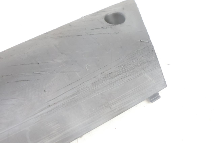 photo de RIGHT LOWER SIDE PANEL PEUGEOT KISBEE 4T 50 (2010 - 2017) - Technical close-up